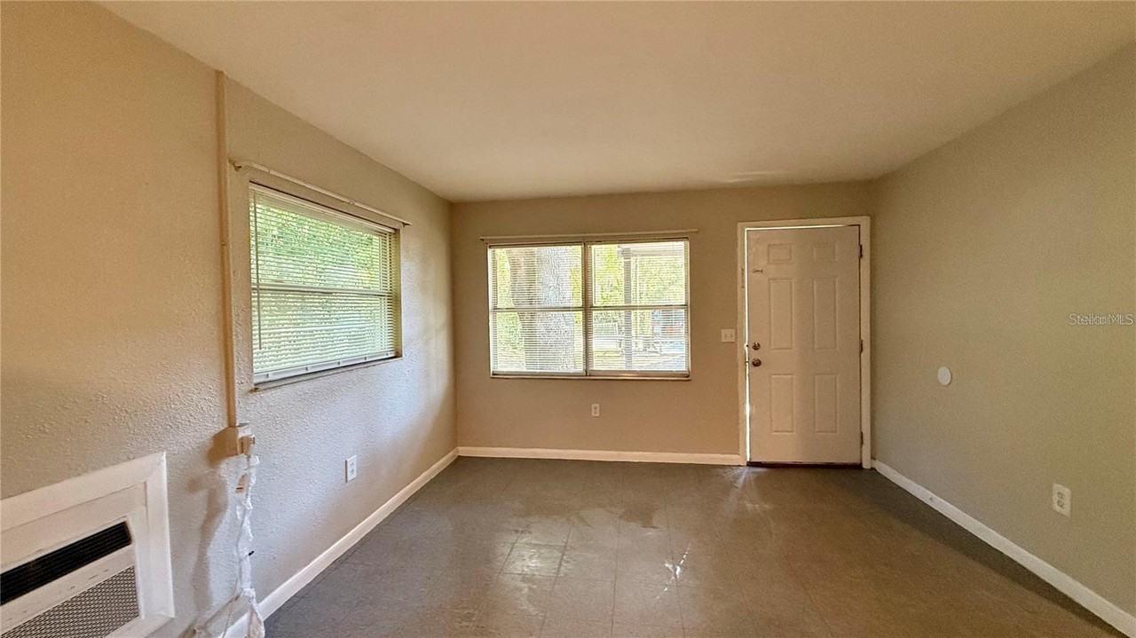 213 Dr Martin Luther King Jr Ave - Photo 4 of 10