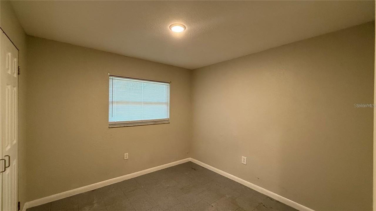 213 Dr Martin Luther King Jr Ave - Photo 6 of 10