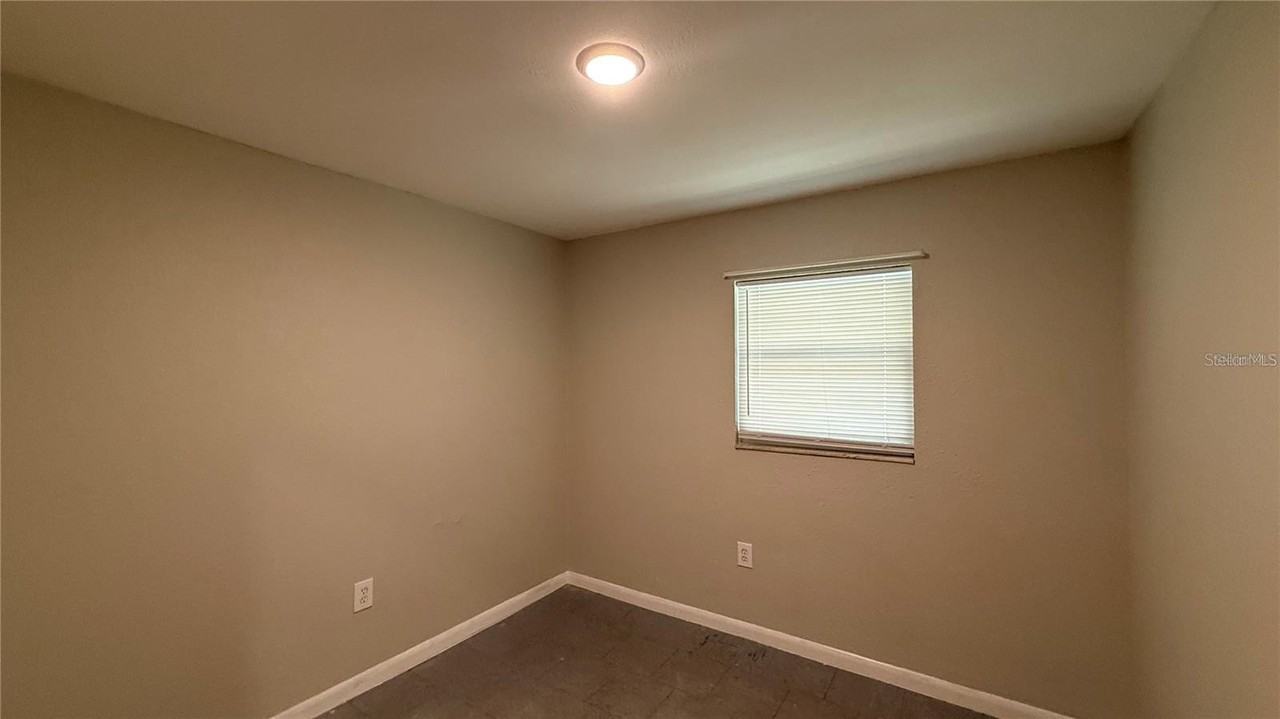 213 Dr Martin Luther King Jr Ave - Photo 7 of 10
