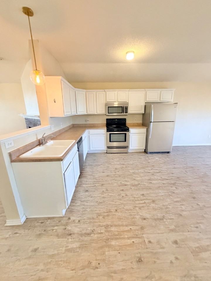 LZ 6202 17th Street - Photo 3 of 12