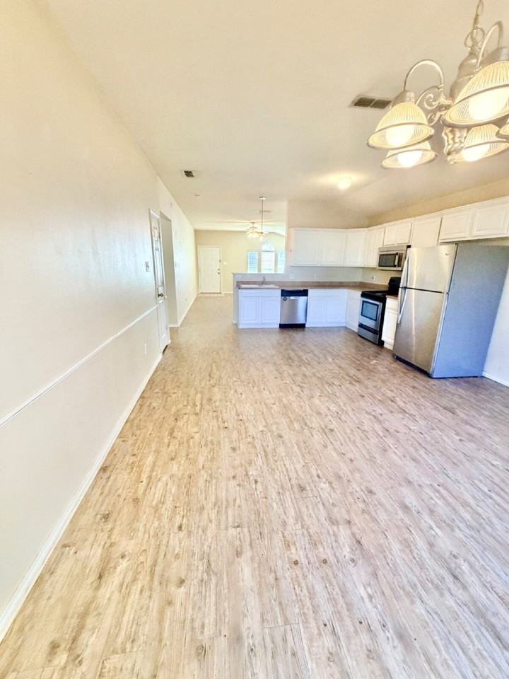 LZ 6202 17th Street - Photo 4 of 12