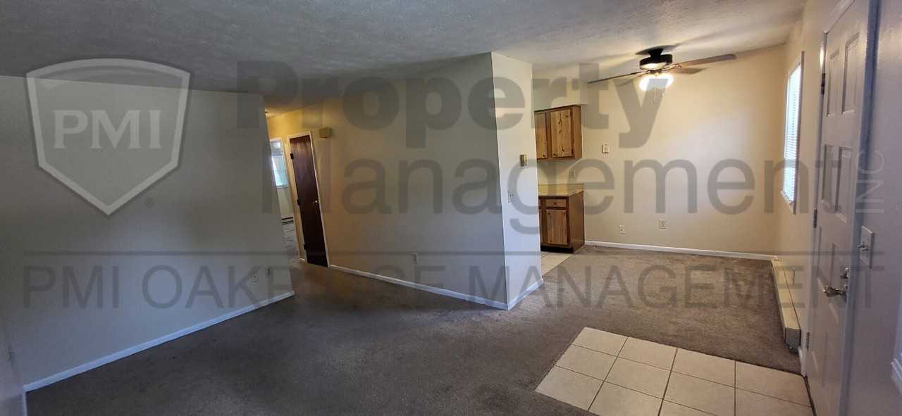 738 Cheyenne Pl - Photo 2 of 11