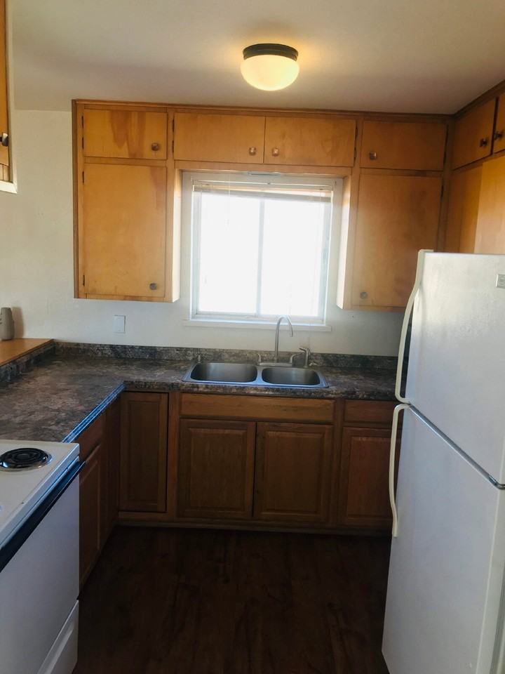 1070 Us Highway 50 Unit B - Photo 4 of 7