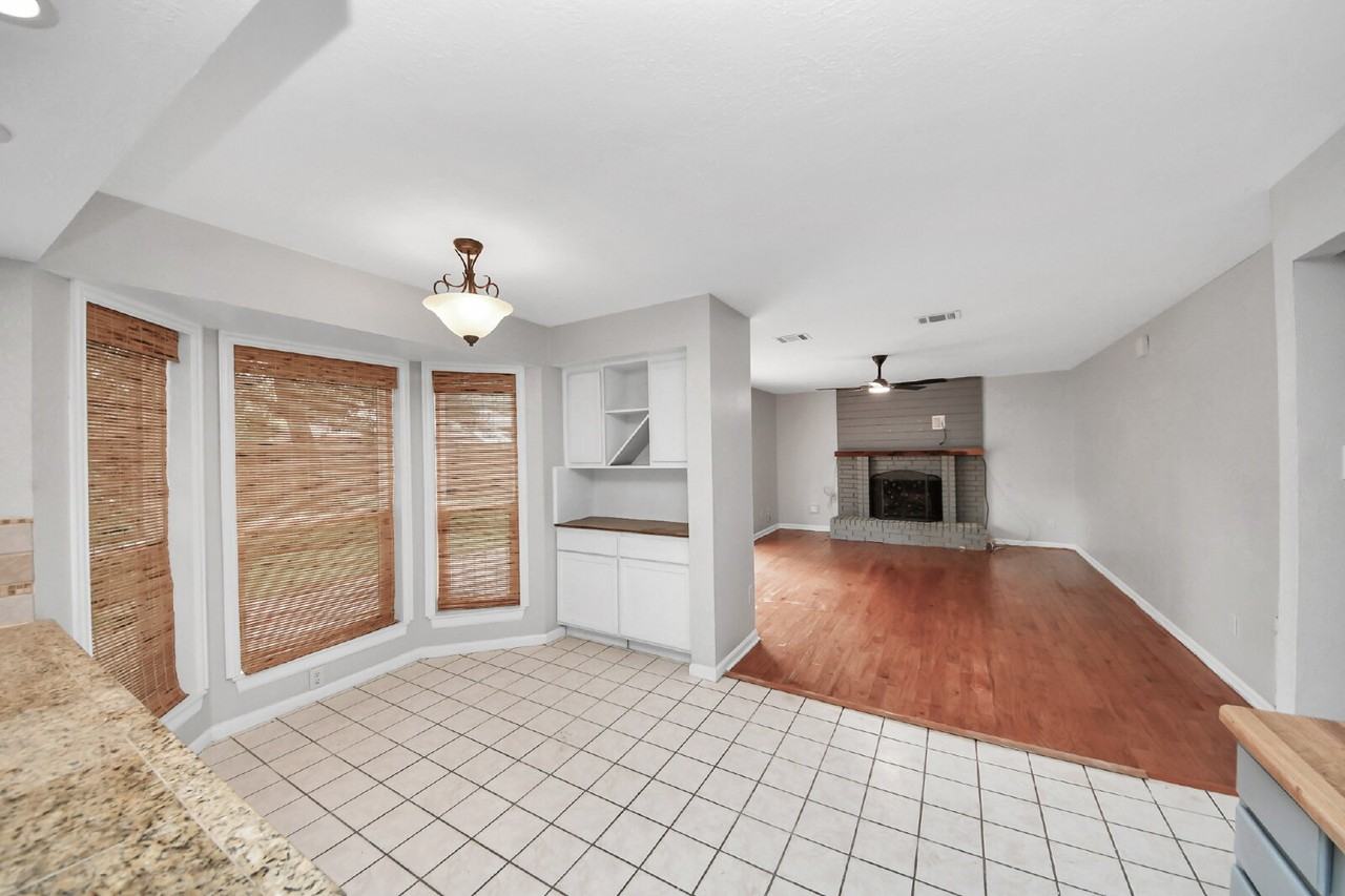 4330 Meadow Springs Dr - Photo 3 of 30