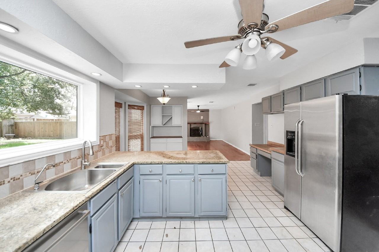 4330 Meadow Springs Dr - Photo 4 of 30