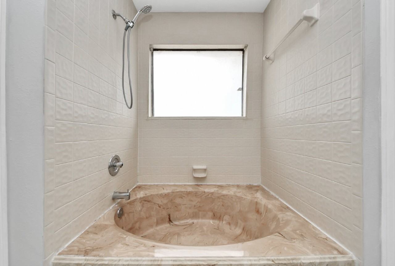4330 Meadow Springs Dr - Photo 6 of 30