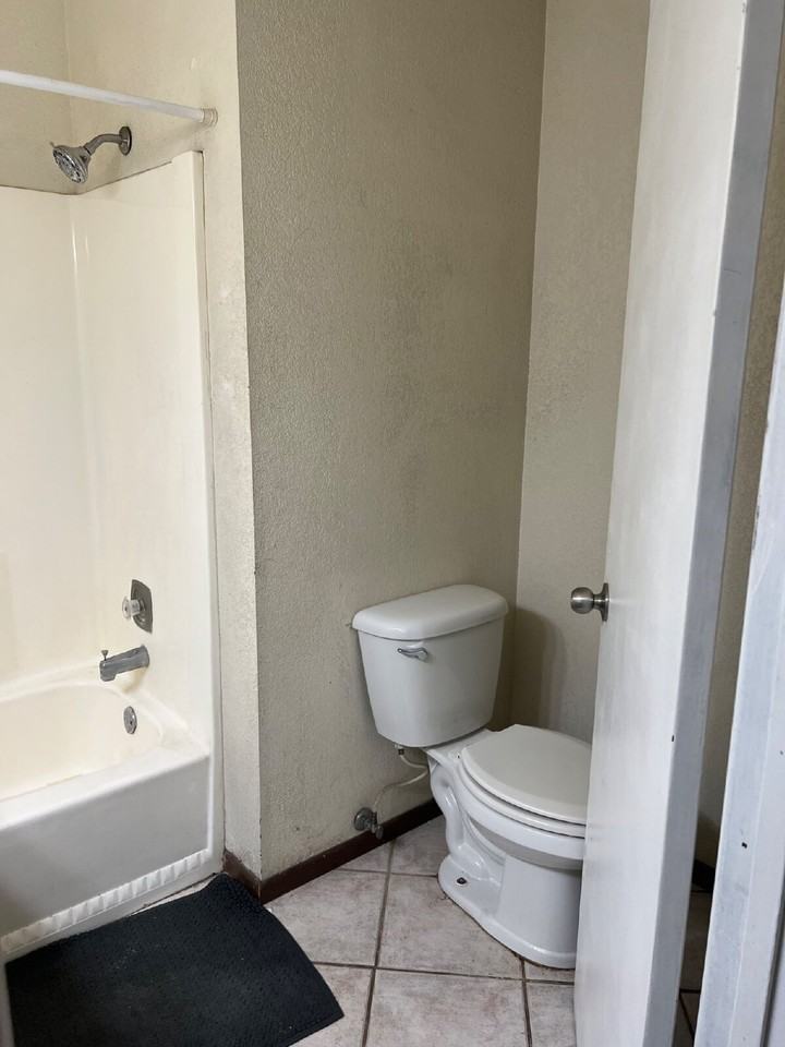 436 E 700 S #D - Photo 6 of 10