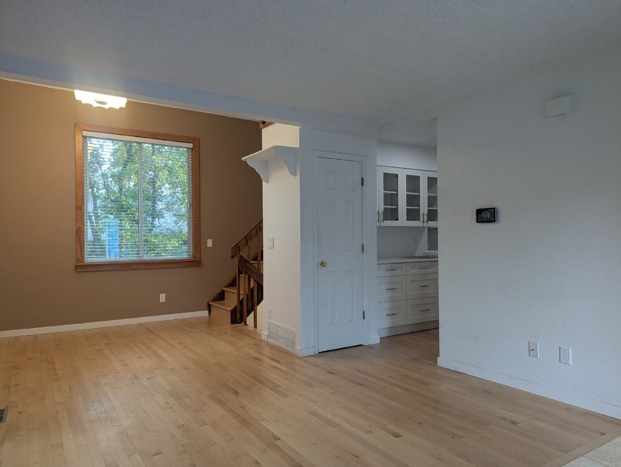 1809 Donovan Dr - Photo 3 of 20
