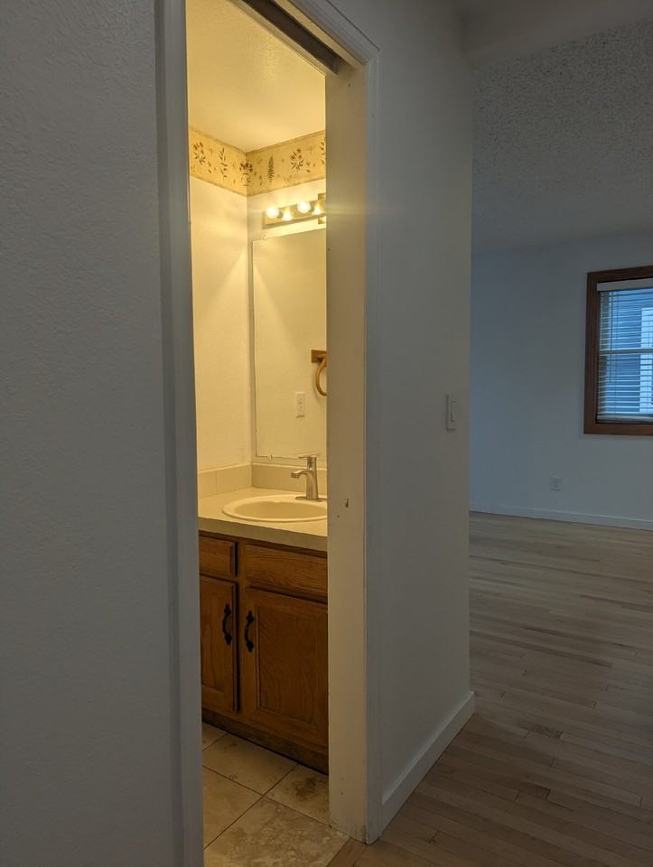 1809 Donovan Dr - Photo 5 of 20