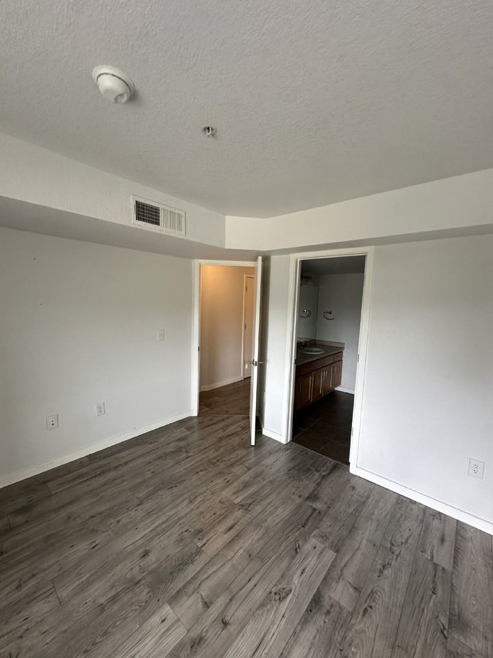 2830 E College Ave Unit 302 #2 - Photo 5 of 40