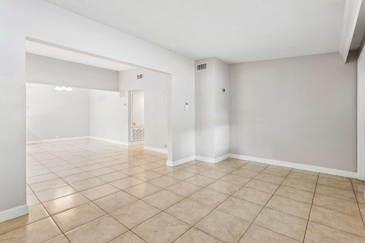 255 Ashwood Dr - Photo 5 of 20