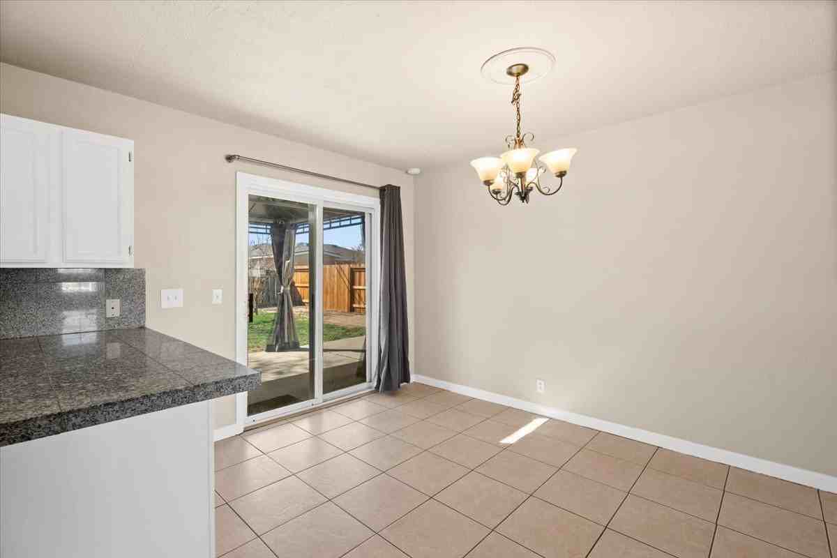 105 O St - Photo 2 of 36