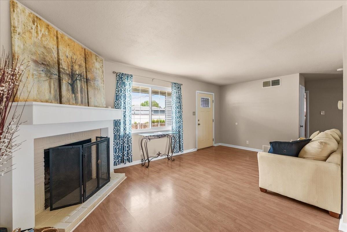 105 O St - Photo 7 of 36