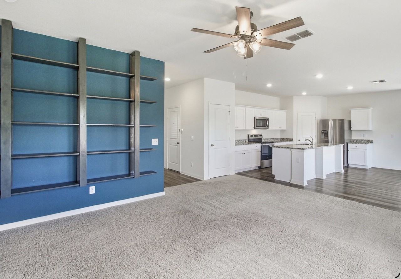 6016 Pearl Mdw - Photo 4 of 28