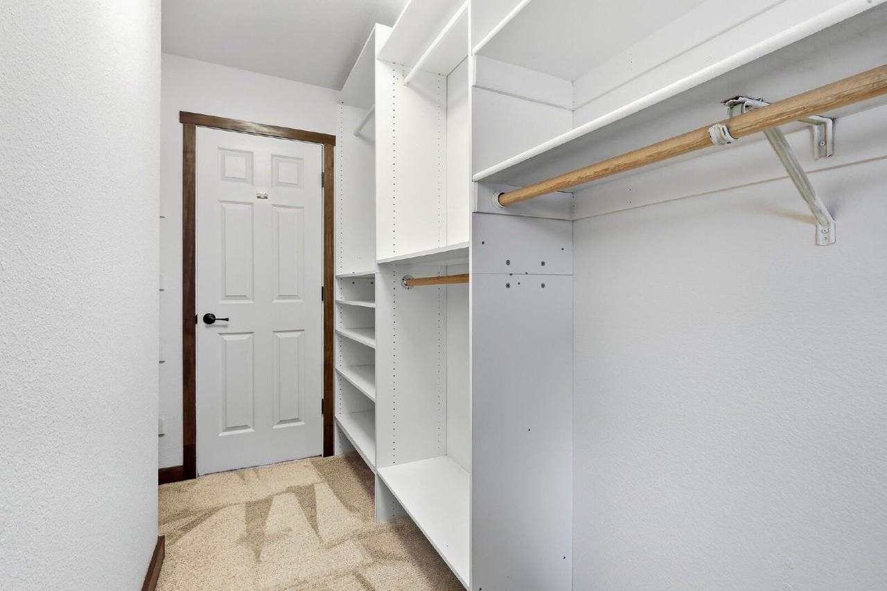 21530 Sazarac Rd - Photo 2 of 50
