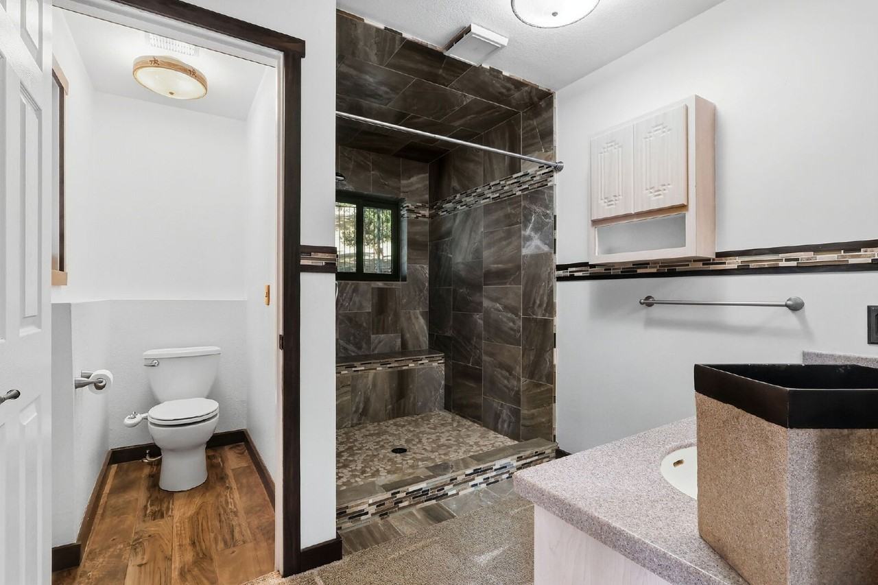 21530 Sazarac Rd - Photo 3 of 50