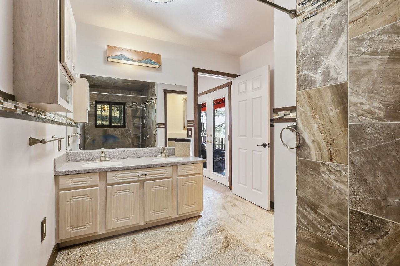21530 Sazarac Rd - Photo 4 of 50
