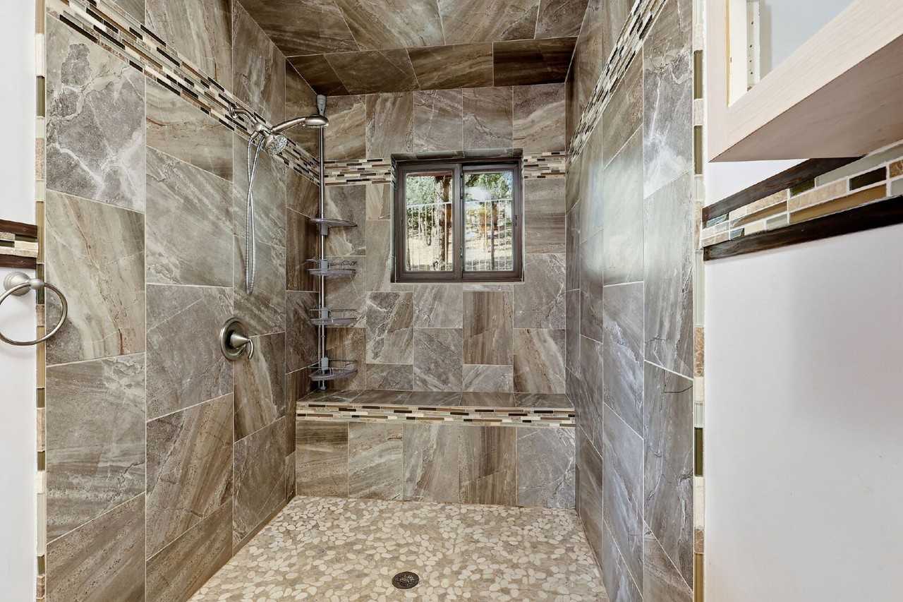 21530 Sazarac Rd - Photo 5 of 50