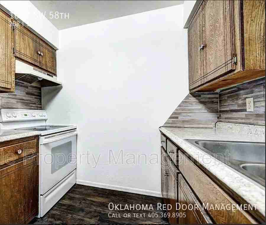 1022 Sw 58th St #1022 - Photo 2 of 9