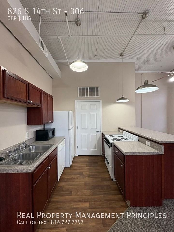 826 S 14th St #306 - Photo 3 of 4