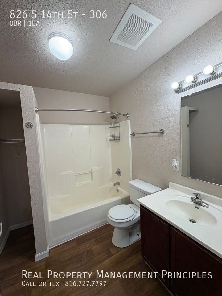 826 S 14th St #306 - Photo 4 of 4