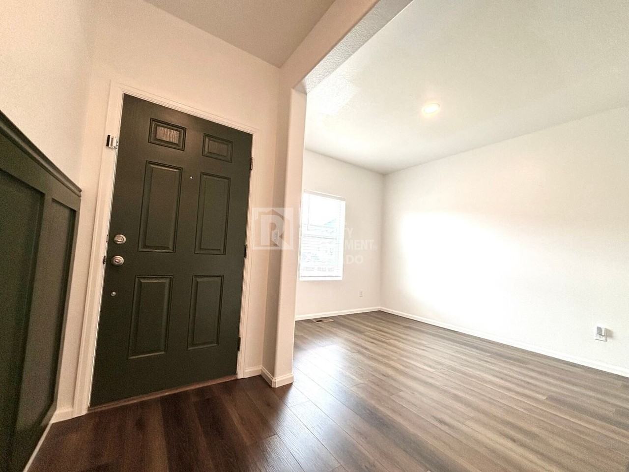 6159 Meadowbank Ln - Photo 2 of 19