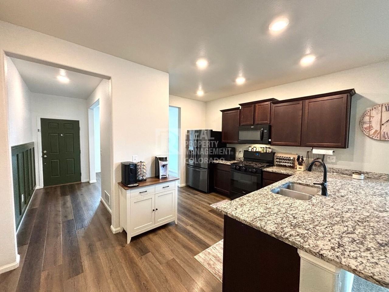 6159 Meadowbank Ln - Photo 3 of 19