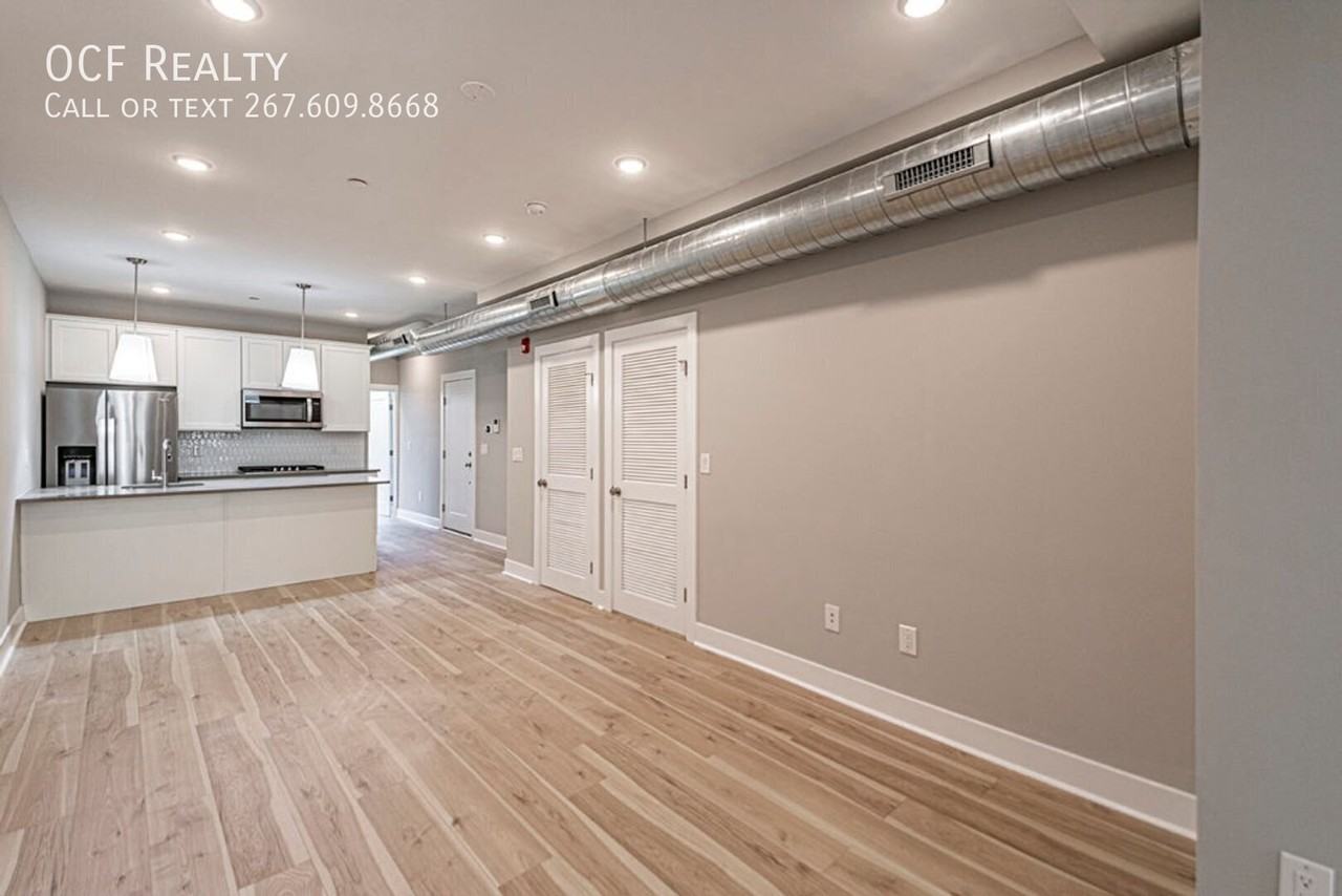 715 S 51st St #2 - Photo 3 of 13