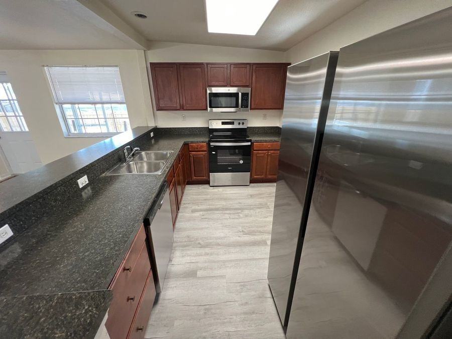 746 Avenue O Sw - Photo 5 of 15