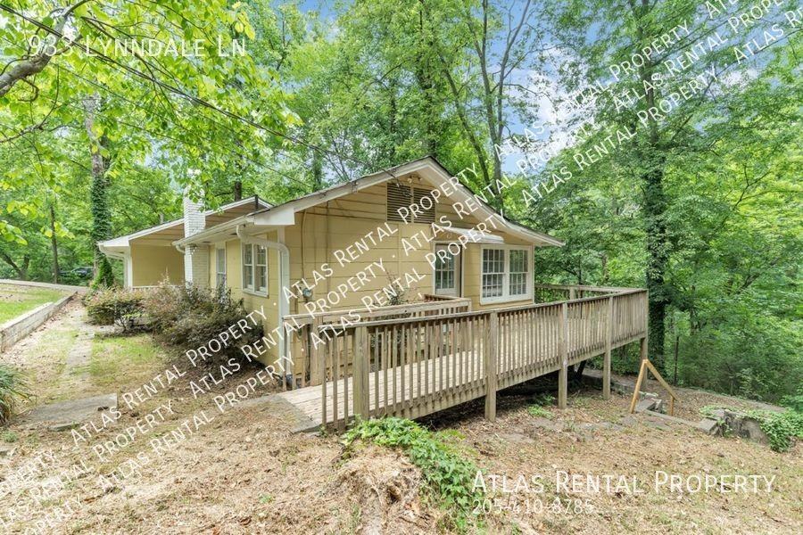 933 Lynndale Ln - Photo 4 of 24