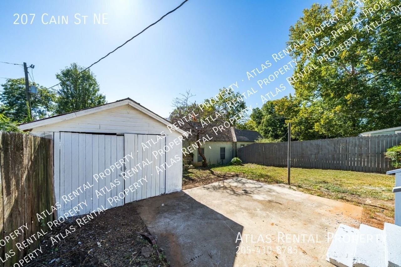 207 Cain St Ne - Photo 2 of 22