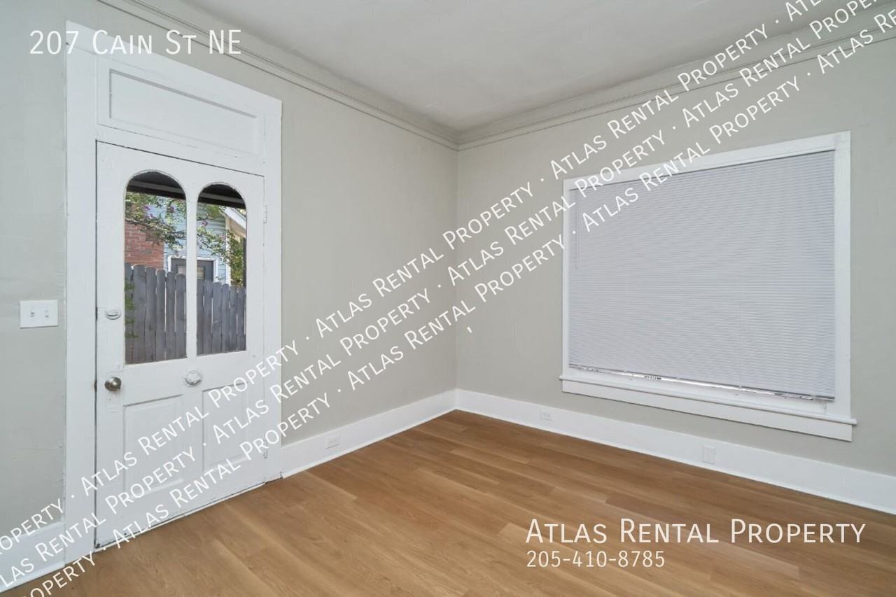 207 Cain St Ne - Photo 7 of 22