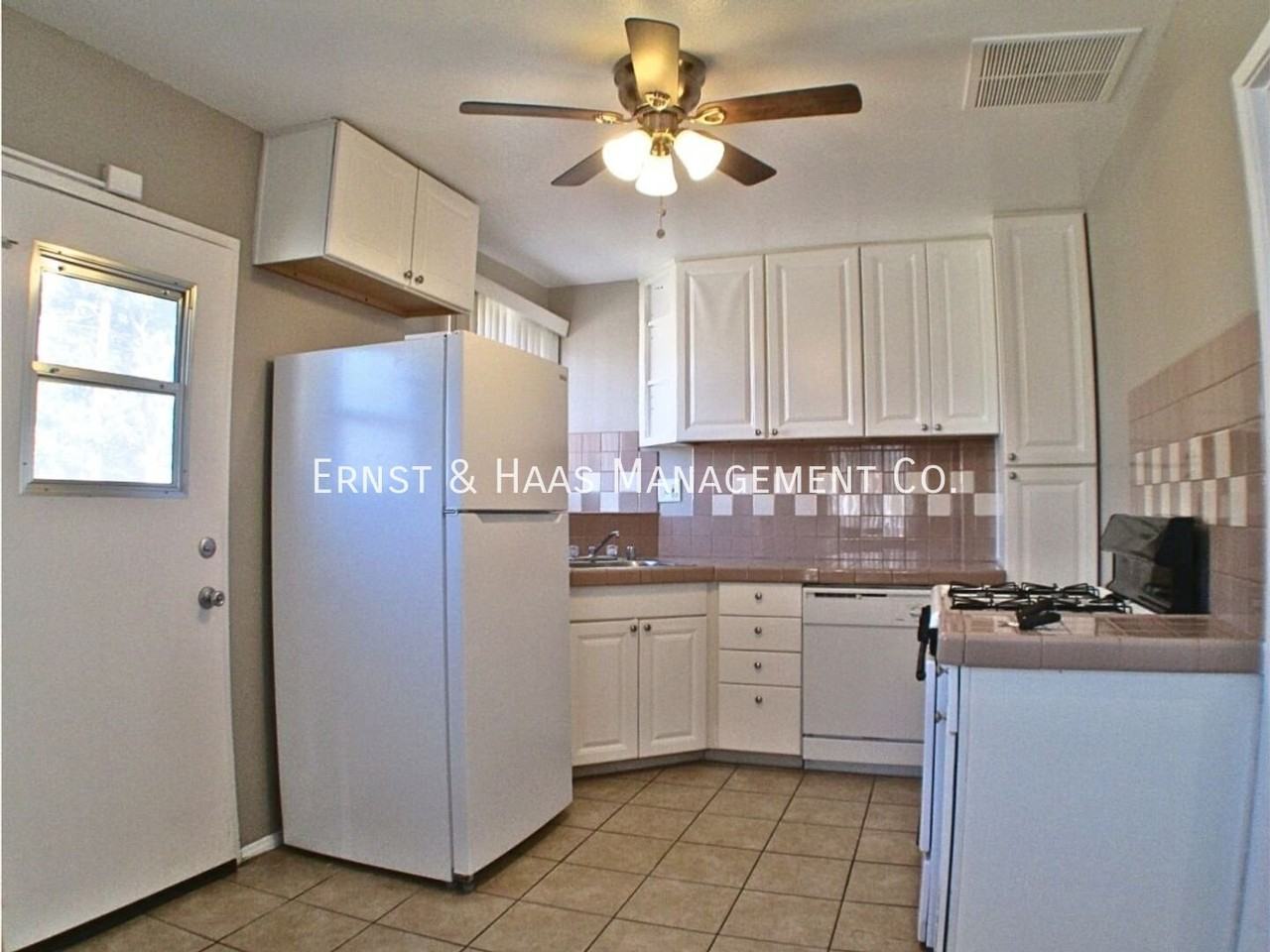 4823 Ashworth St - Photo 6 of 15