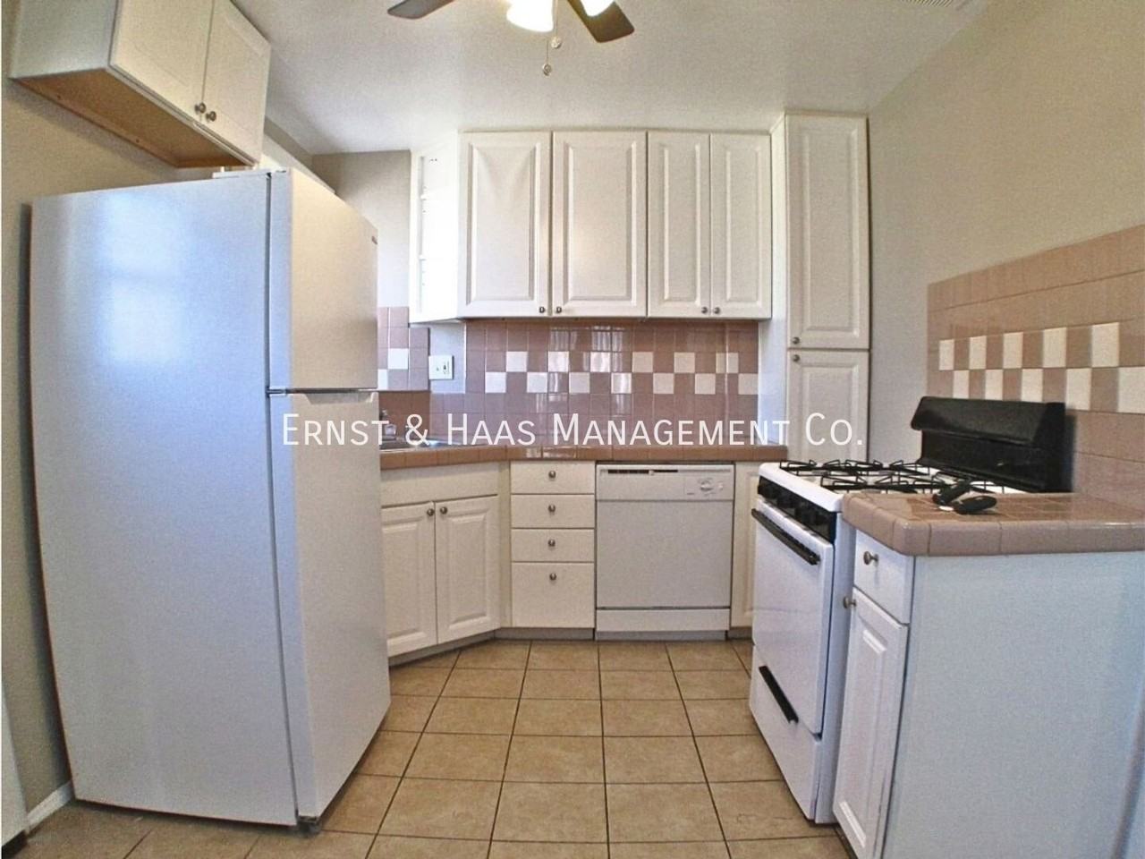 4823 Ashworth St - Photo 7 of 15