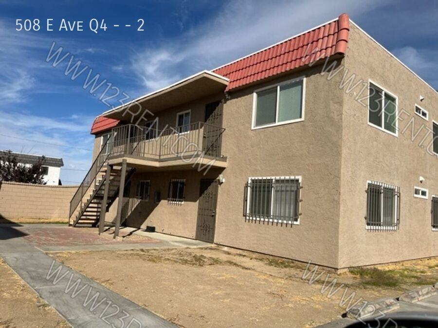 508 E Avenue Q4 #2 - Photo 2 of 14