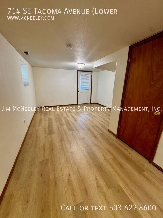 714 Se Tacoma St - Photo 6 of 6