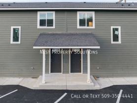 215 W 1st St #13 - Photo 1 of 1