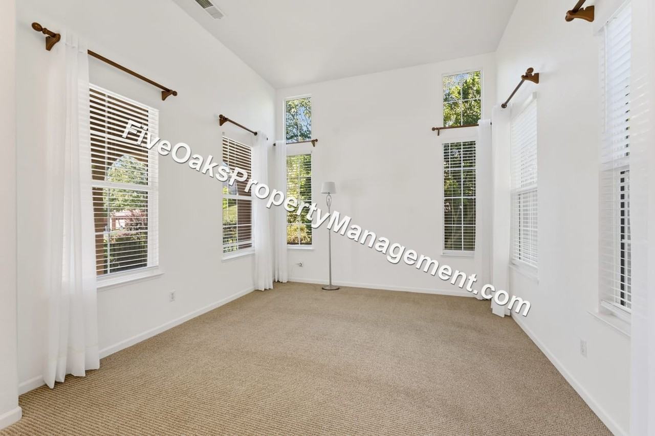 5703 Gelston Way - Photo 5 of 36