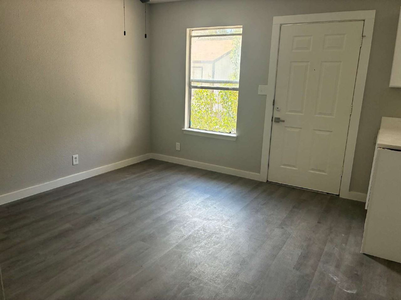 1523 Quintana Rd #3 - Photo 5 of 14