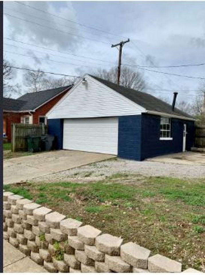 1112 Highland Park Dr - Photo 4 of 19