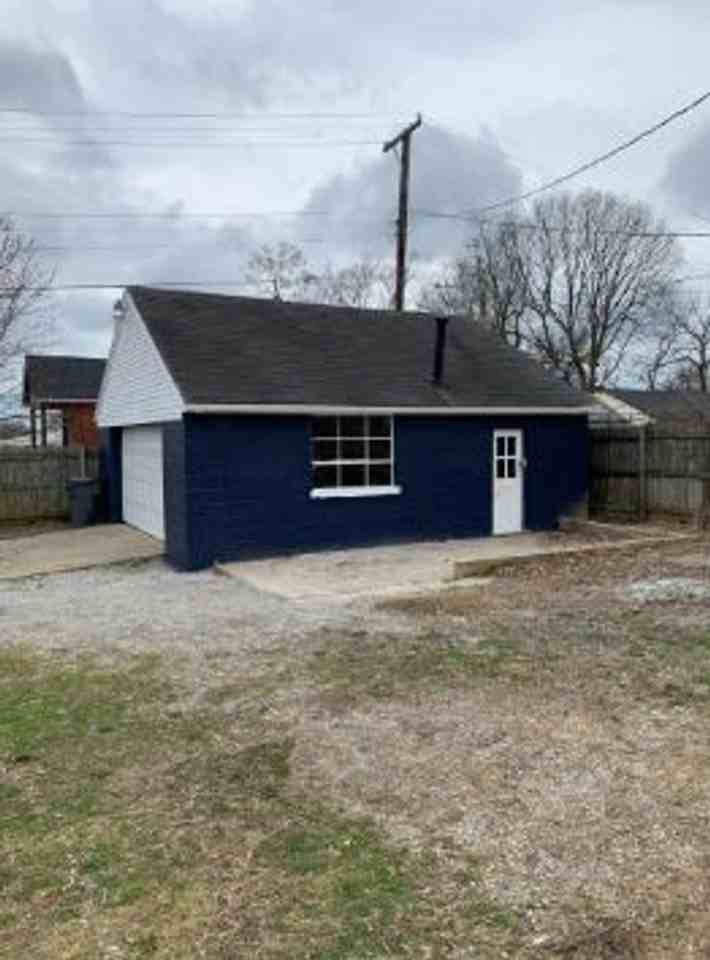 1112 Highland Park Dr - Photo 6 of 19
