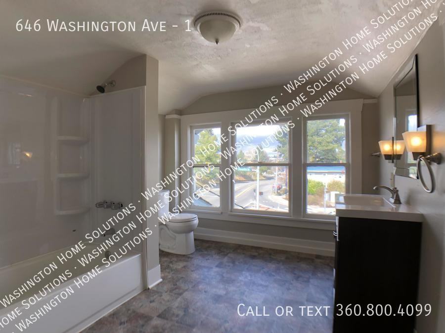 646 Washington Ave #1 - Photo 3 of 14
