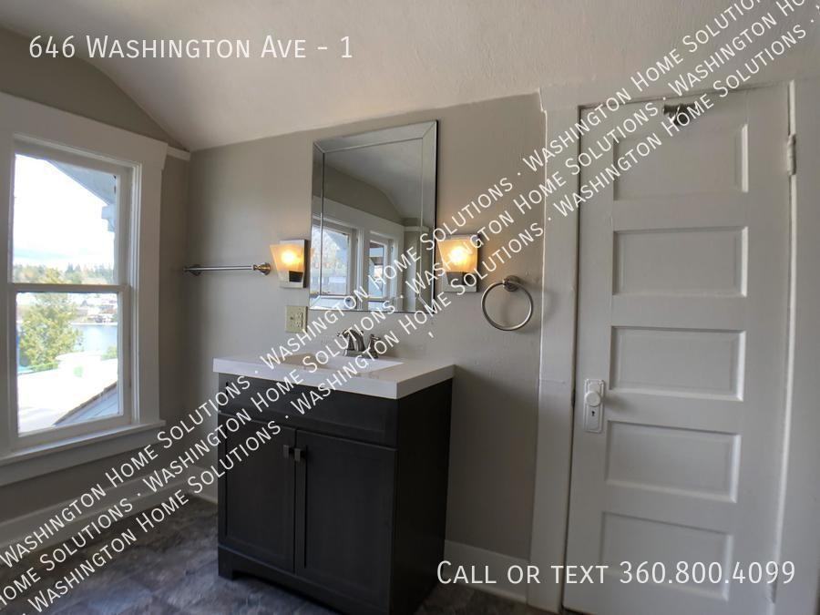 646 Washington Ave #1 - Photo 4 of 14