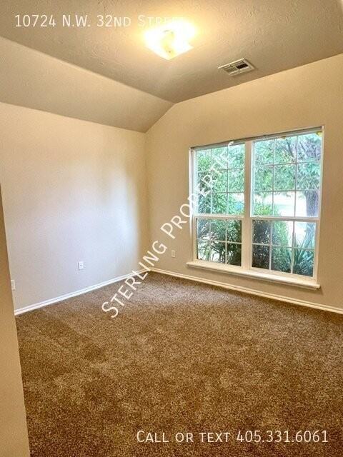 10724 Nw 32nd St - Photo 4 of 34