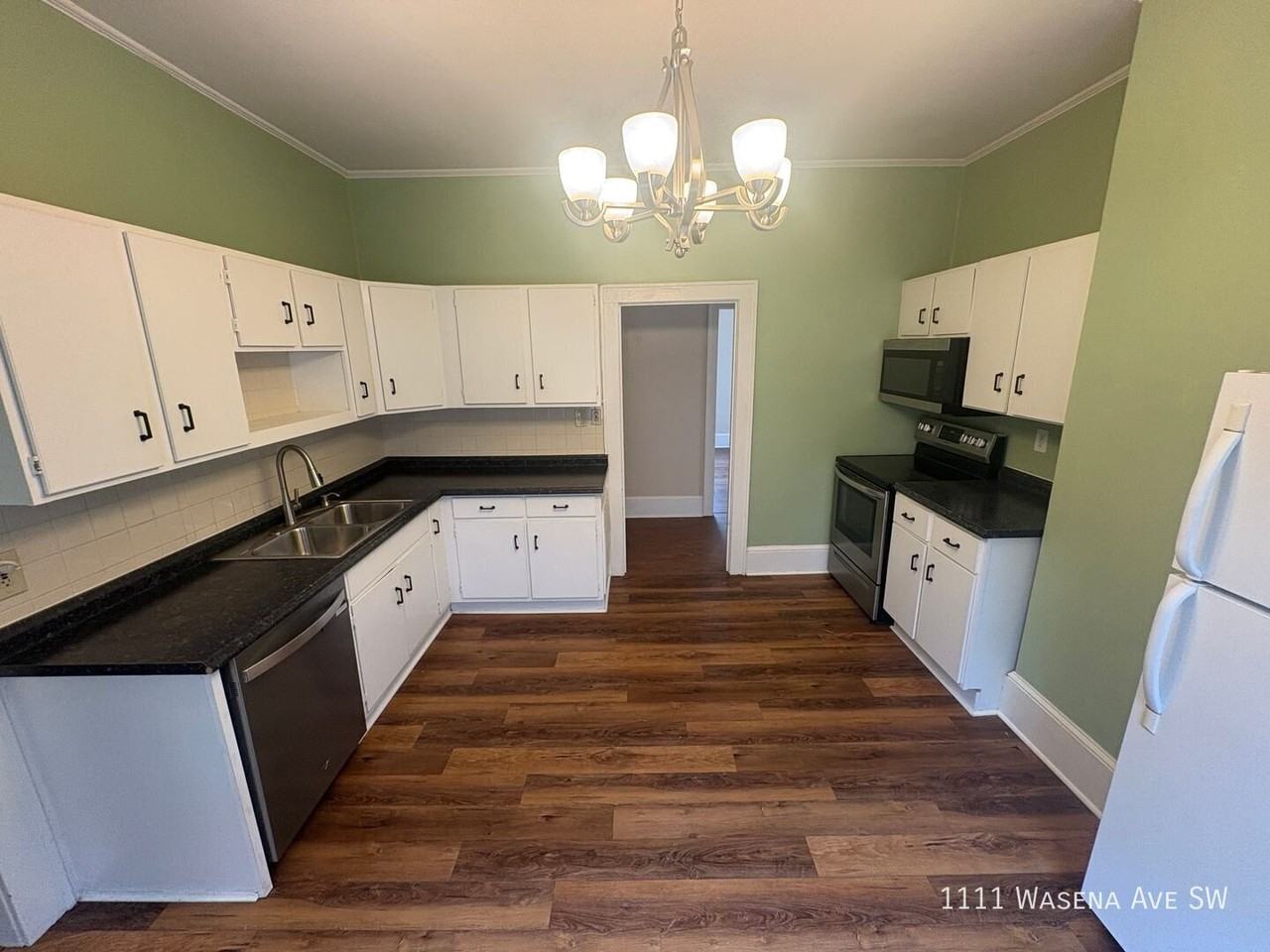 1111 Wasena Ave Sw - Photo 7 of 12