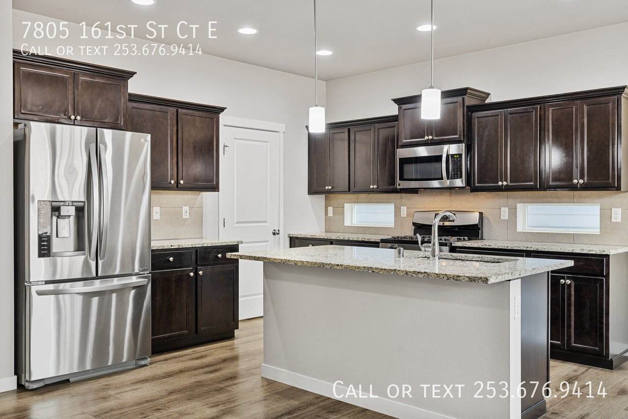 7805 161st Street Ct E - Photo 6 of 28