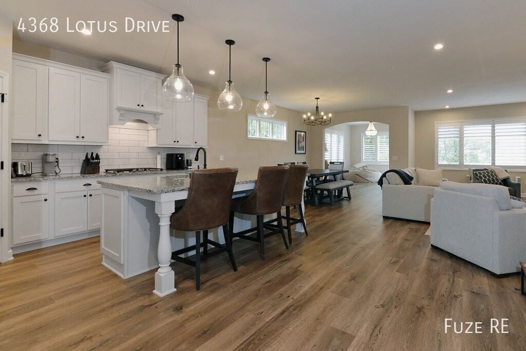 4368 Lotus Dr - Photo 4 of 32