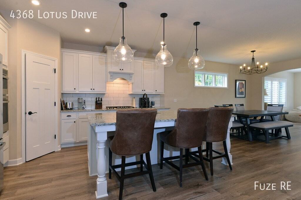 4368 Lotus Dr - Photo 5 of 32