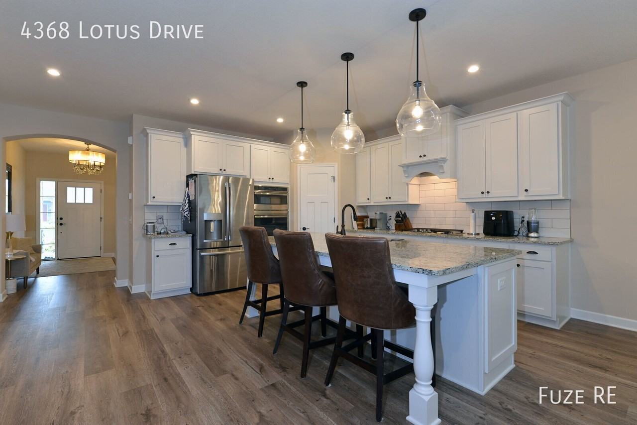 4368 Lotus Dr - Photo 6 of 32