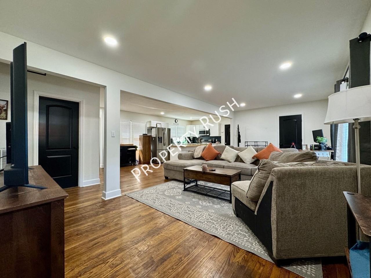 854 Lupton Dr - Photo 3 of 39